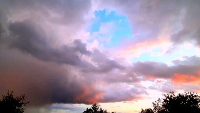 margarita.nefilim in LOOKY. #summer,#sunset,#sky,#instasky,#skygram,#clouds,#sun,#theworldofmyeyes_Ri,#carpediem,#лето,#закат,#небо,#солнце,#облака,#люблюнебо,#мирмоимиглазами_Ри,#ловимомент,#物の哀れ,#花,#太陽,#夏. #summer #sunset #sky...