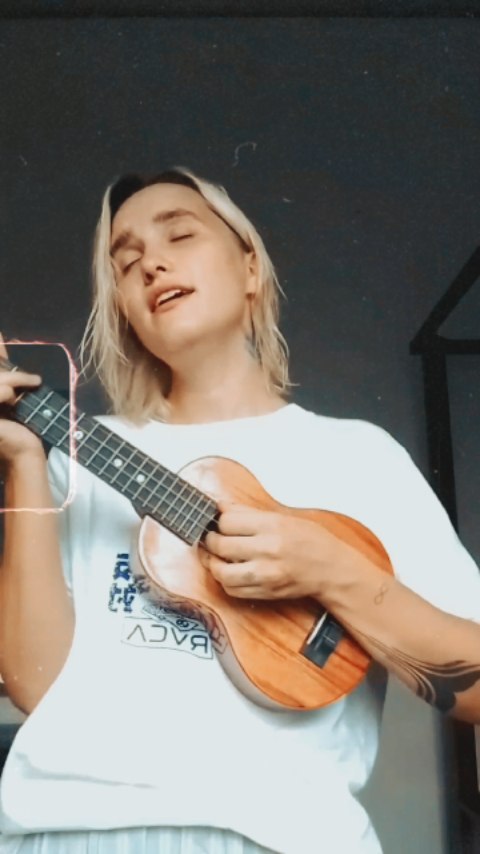 enya.enyae в LOOKY. #waitaminute,#cover,#singer,#ukulele,#willowsmith. #waitaminute #cover ...