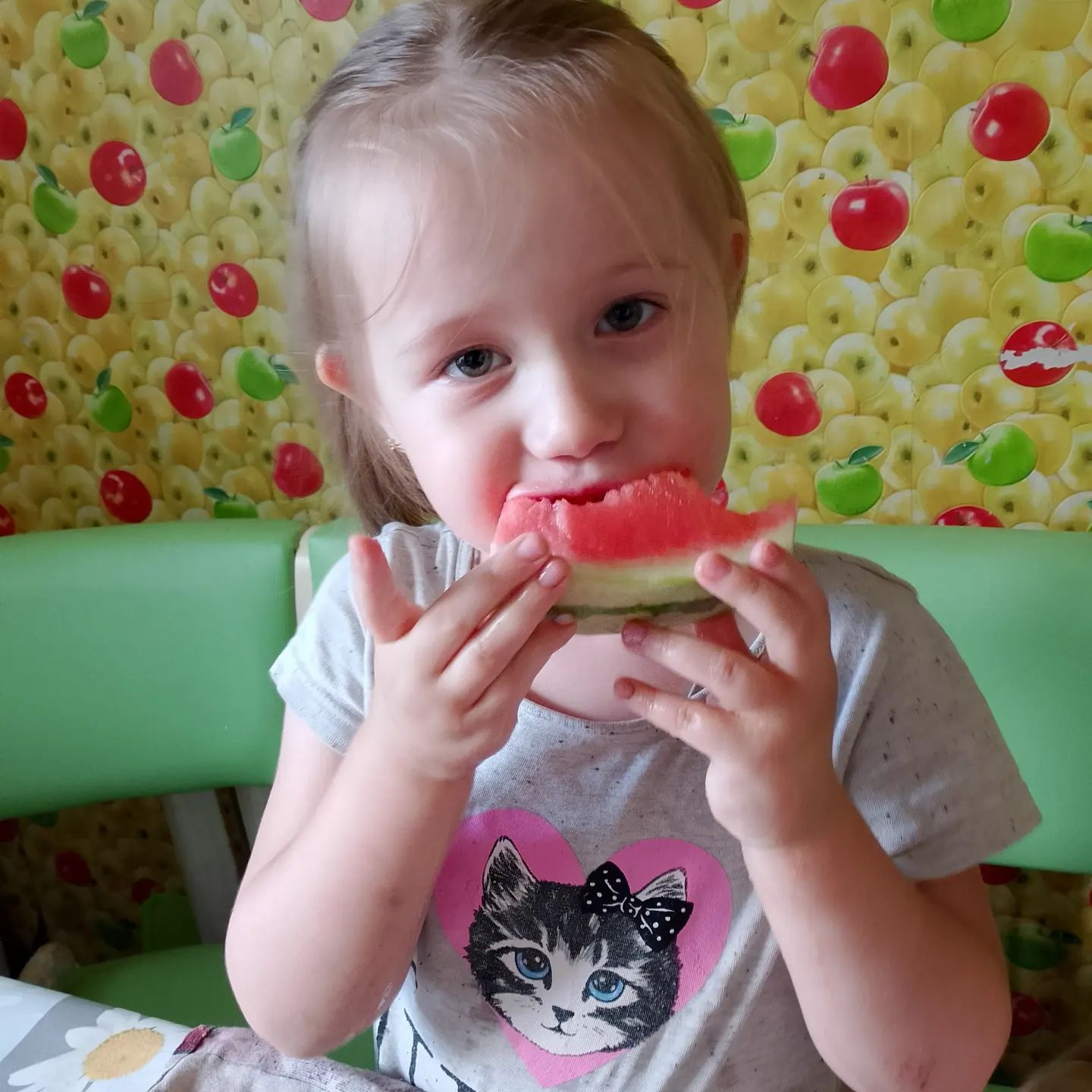 mashulya_3_7 в LOOKY. #доченька#мояпринцесса. Как же она любит арб...