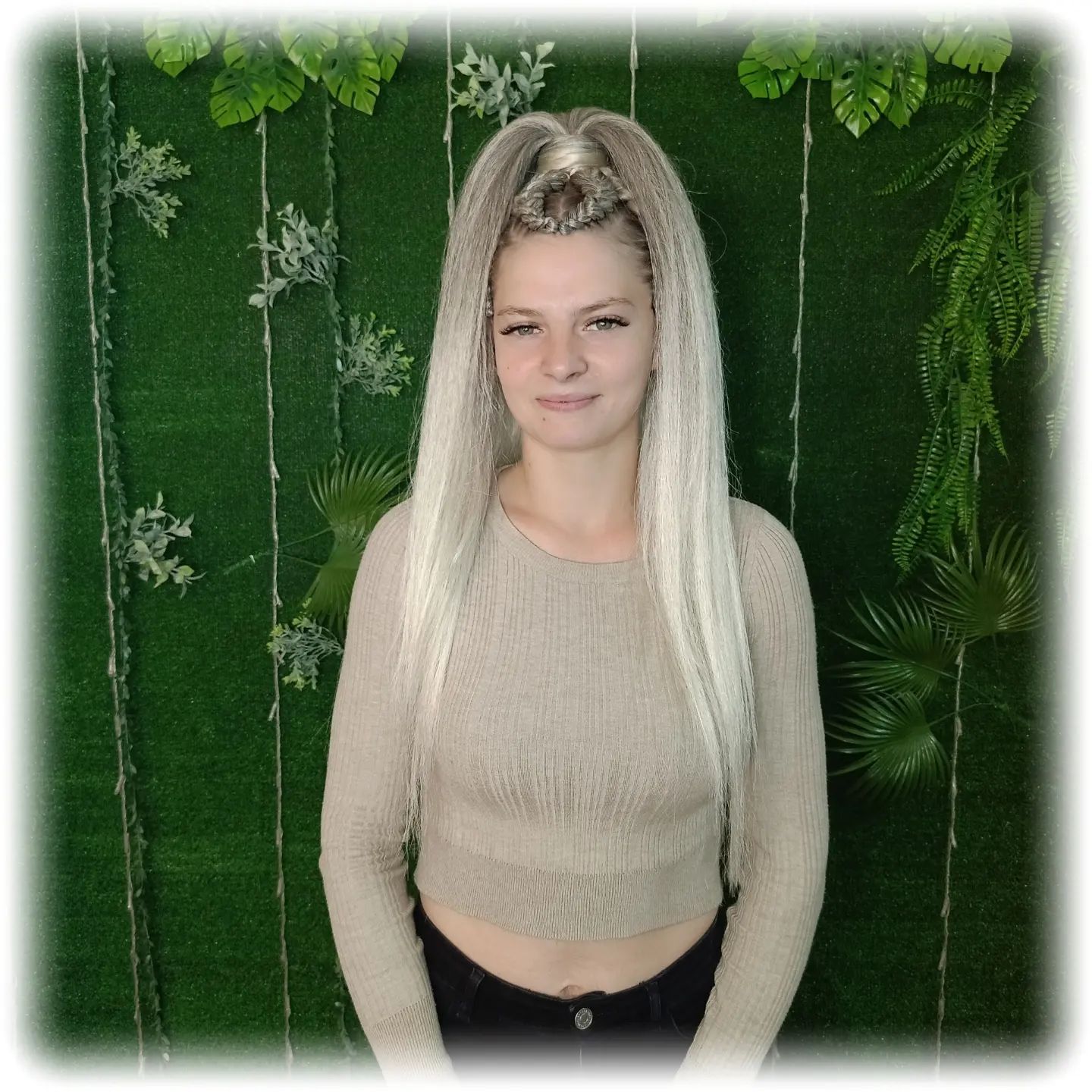 braids_space_tlt в LOOKY. . null