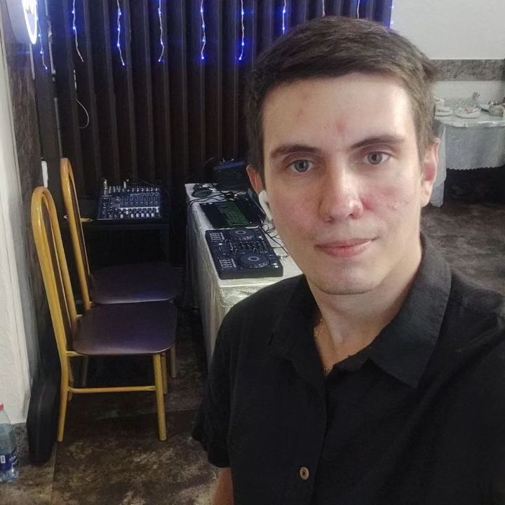 Константин в LOOKY. . null
