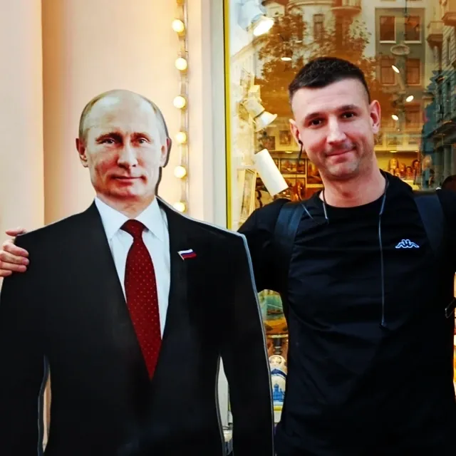 bazhov_showman в LOOKY. #ведущийвладимирбажов,#праздниквмоскве!,#вокалиствладимирбажов!,#ввпутин!. С Днём Рожденья меня...