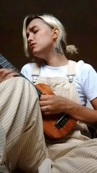 enya.enyae в LOOKY. #creepin,#cover,#singer,#ukulele. #creepin #cover #sin...