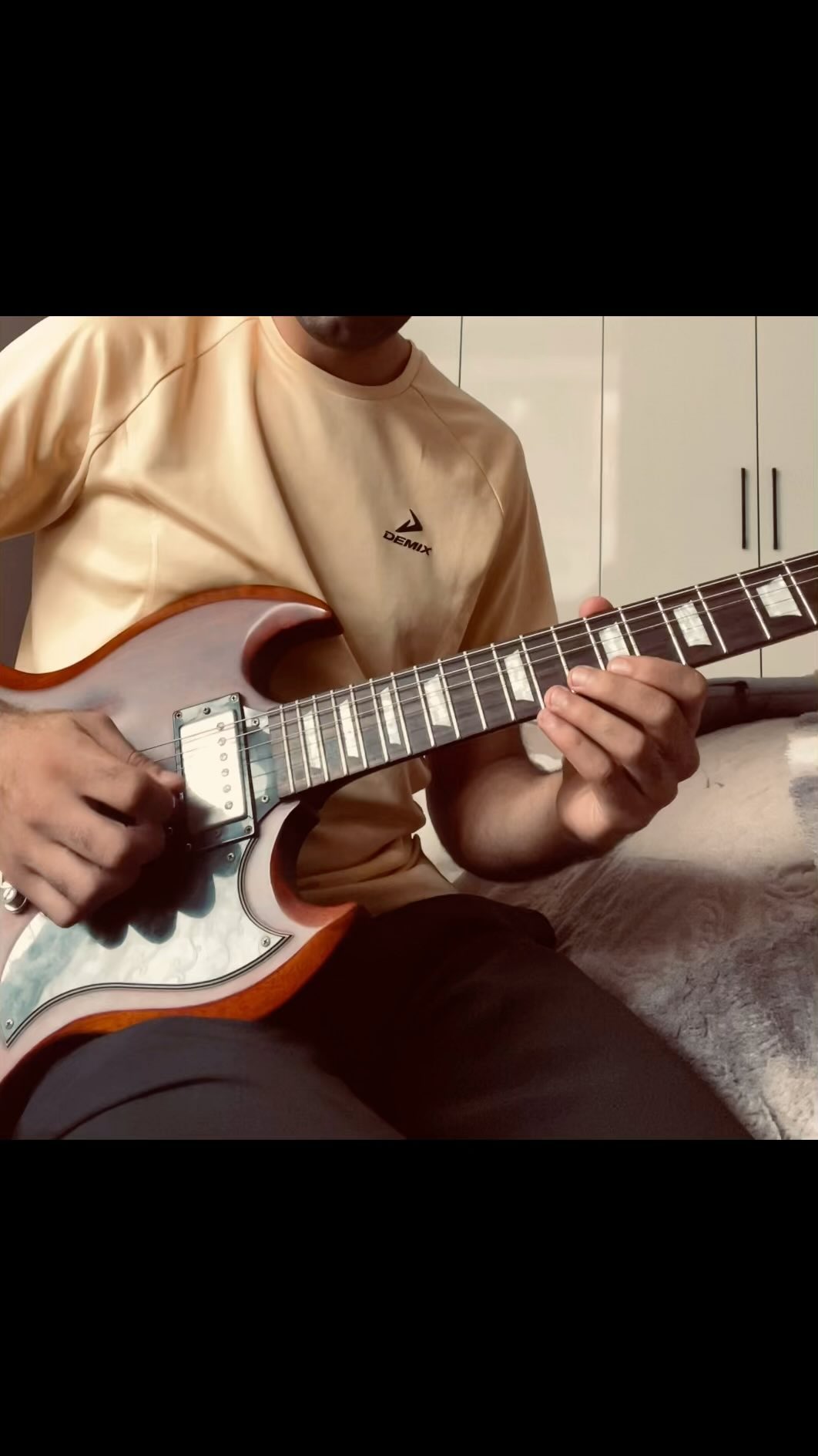 elvin_one в LOOKY. #guitar,#riffwars,#lickwars,#guitarplayer,#metal. Melodic solo #guitar...
