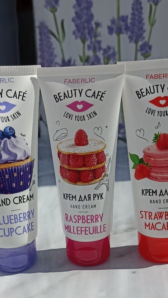 Katek_faberlic в LOOKY. #фаберлик,#бьютикафе,#черника,#малина,#клубника,#рек,#популярное. Крема для рук которы...