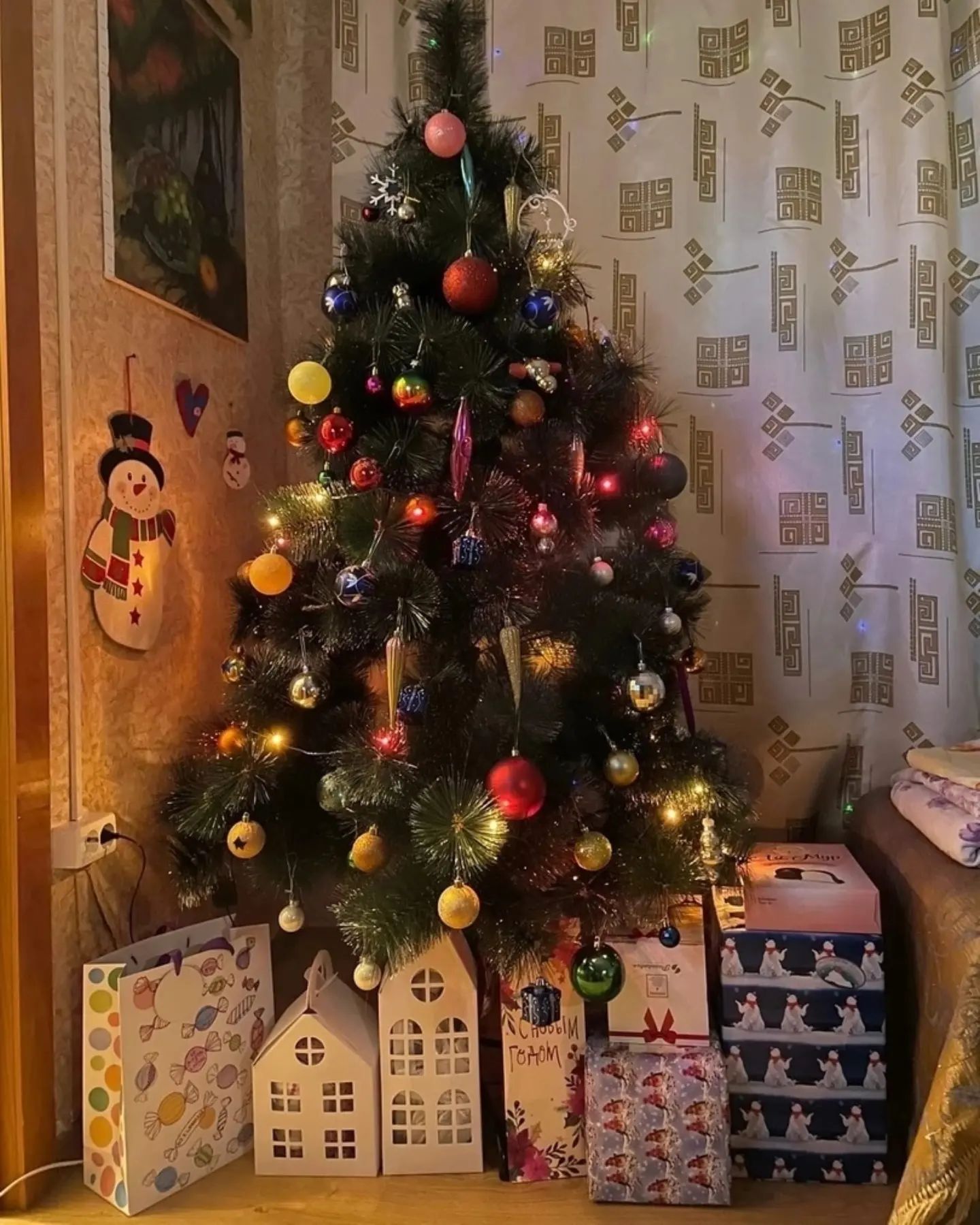 korobochka_ptz в LOOKY. #дом,#домизкартона,#домкоробка,#коробкадом,#домизкартона,#картонныйдом,#белыедомики,#рождество,#рождественскаядеревня,#новогоднийдекор,#рождественскийдекор,#деревняиздомиков,#новыйгод,#символгода,#деревня,#оформлениеокна,#новогоднееокно. Домики из плотного м...