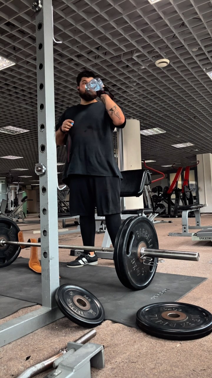 notorious_bo_ в LOOKY. #motivation,#deadlifts,#sport. Deadlift time 
_____...