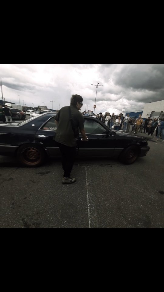 tanya_zzzzzz в LOOKY. #toyota,#crown,#бернаут. #toyota #crown #берн...