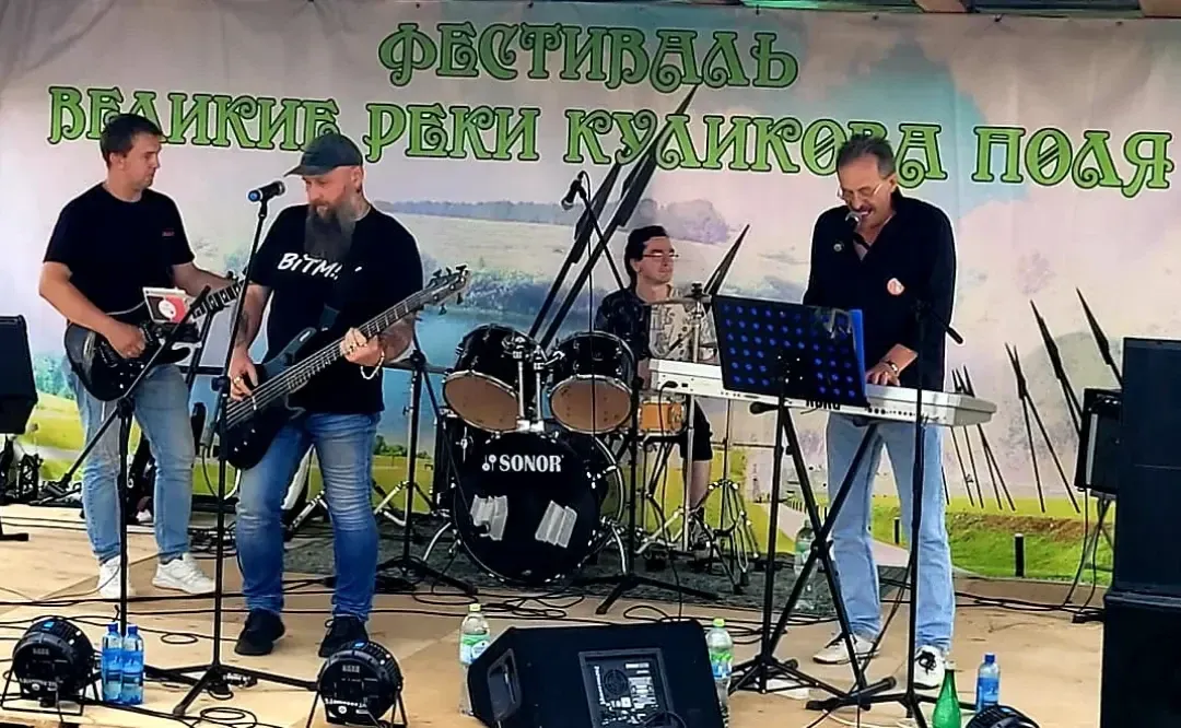borodanil в LOOKY. #bitmix,#bitmixmusic,#bit,#bitmixband,#cover,#coverband,#music,#rockmusic,#rock,#festival,#fest,#rockfest. Фестиваль Великие Ре...