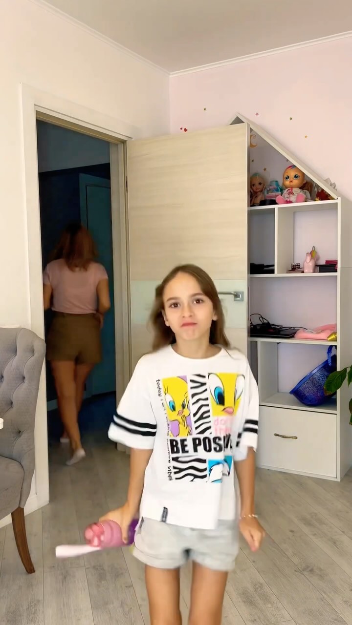 arinkaliketv в LOOKY. #аринкалайктв,#аринка,#аринкаимама,#arinkaliketv,#funny,#дети,#детицветыжизни,#детитакиедети,#дети,#ребенок,#ребеноксчастлив,#ребенокблогер. Полезное или вредное...