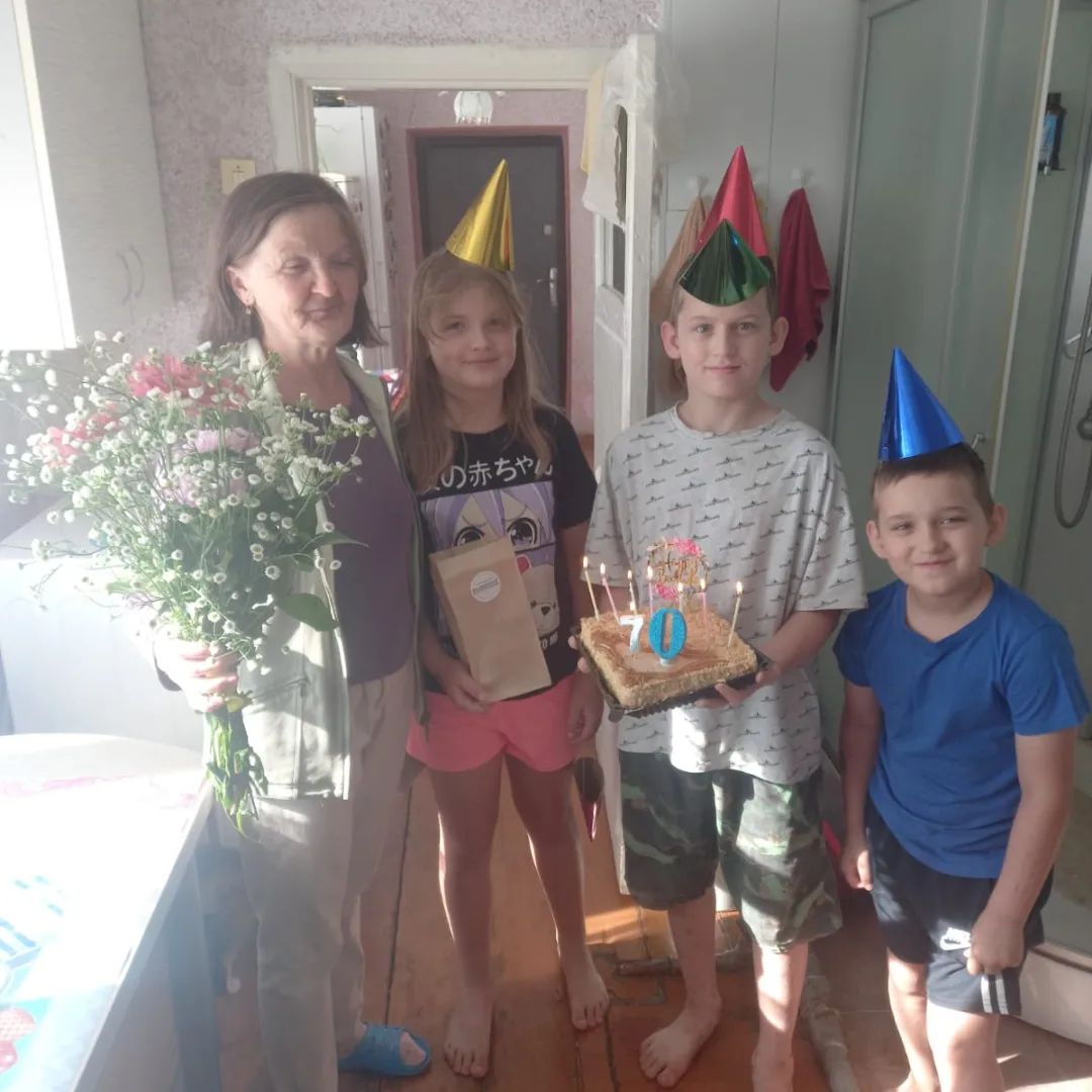 irina.tsvetkova.14 in LOOKY. . День рождения у бабу...