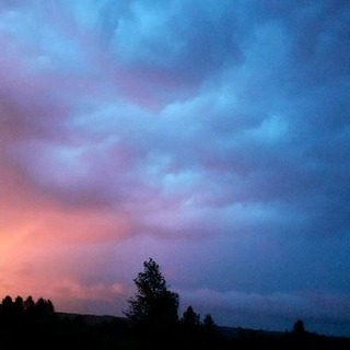 olga_buteo в LOOKY. #гроза#погода#природа#небо#лето#красота. 🌩️
#гроза#погода#пр...