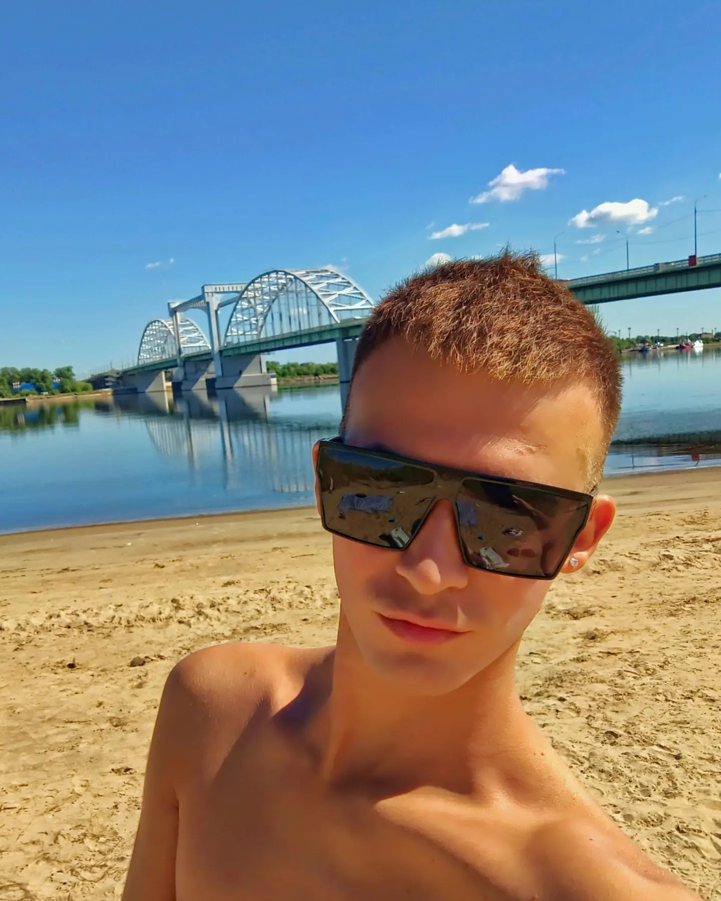 anton_oreshin в LOOKY. . null