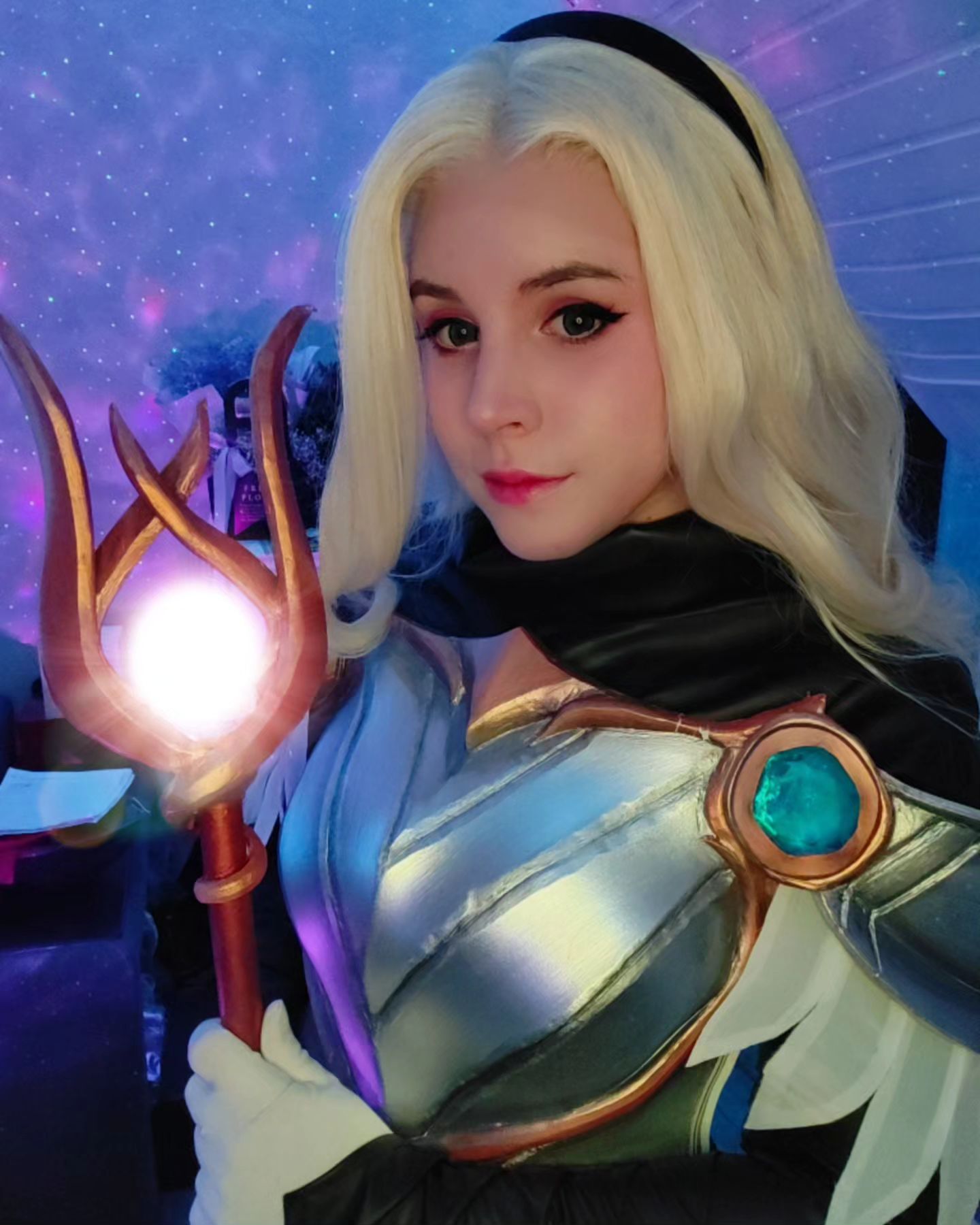 juliapyrinova in LOOKY. #лигалегенд,#косплей,#lux,#leagueoflegends,#cosplay. А вот и моя Люкс! Ни...