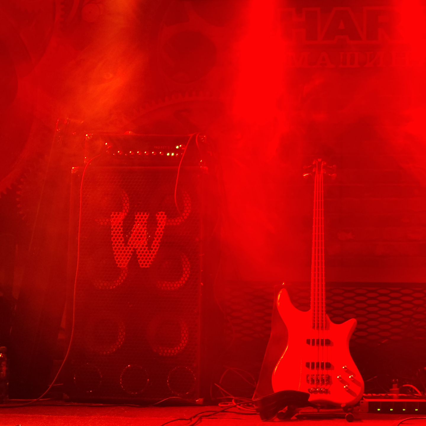 petrov_an в LOOKY. #bass,#Warwick,#warwickbass,#bassmagazineonline,#bassgram. Что за вечер был 🔥
...