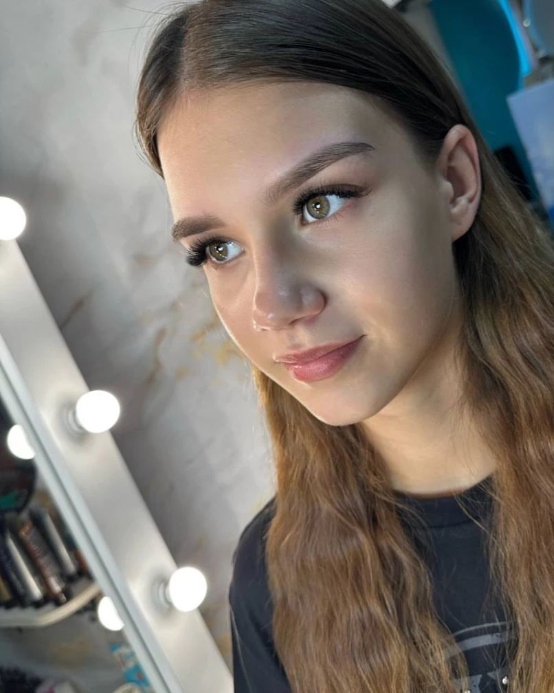 katerina_.spb в LOOKY. . Комбо💛
Брови/ Ресни...