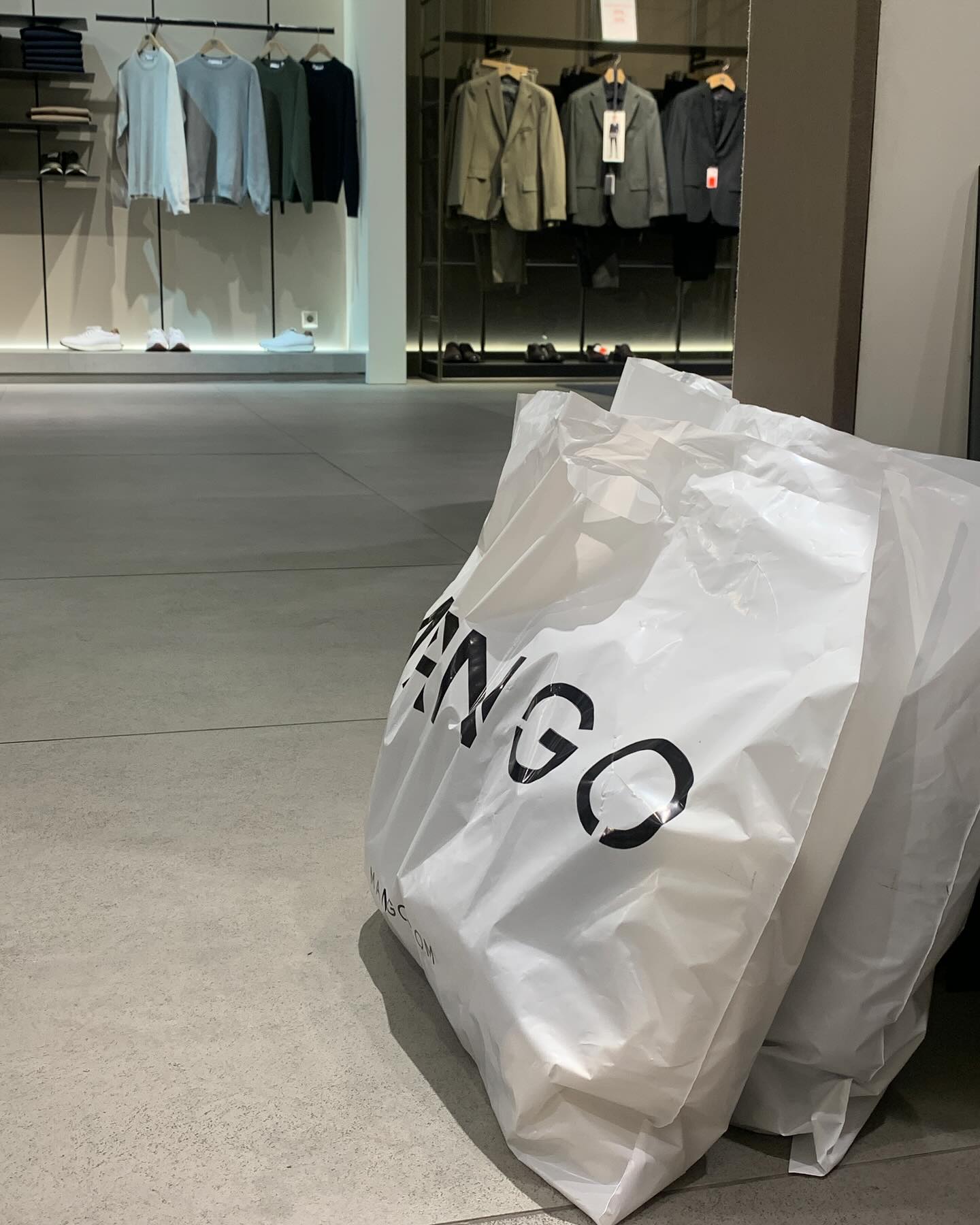 your__shopper_ в LOOKY. #мужскойстилист,#мужскойшоппинг,#шоппингсопровождениемосква. Последнее время моим...
