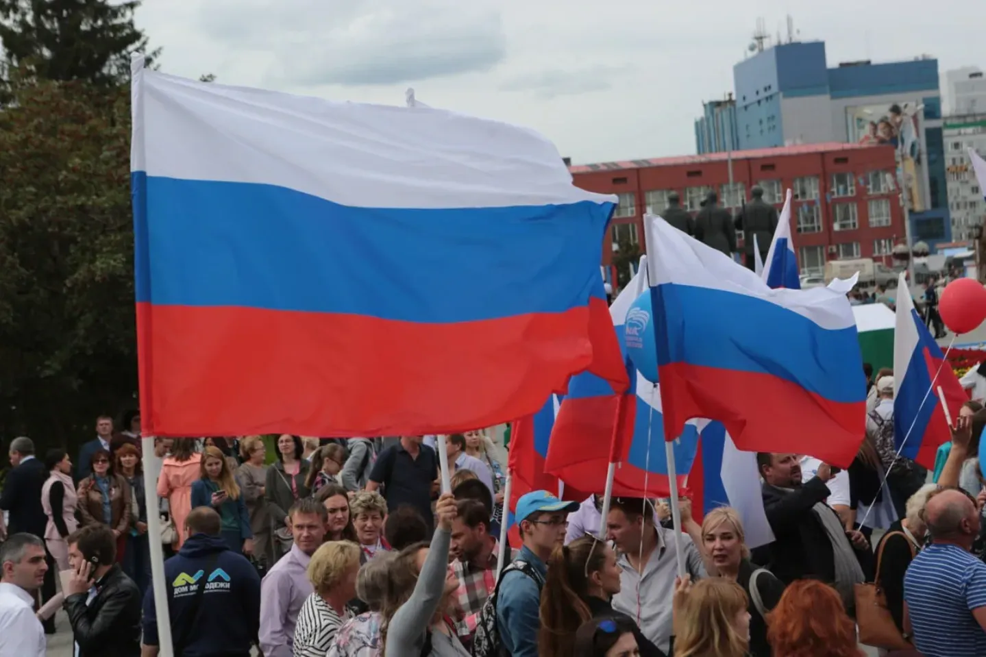 sloboda_nsk в LOOKY — 🇷🇺С Днем Государственного флага Российской Федерации!

Гос