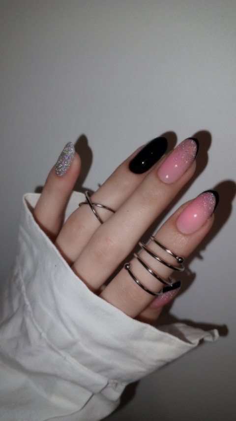 _zizi_0908 в LOOKY. #маникюрфеодосия,#мастерманикюра,#маникюр,#феодосия. @_zizi.nails
Немножк...