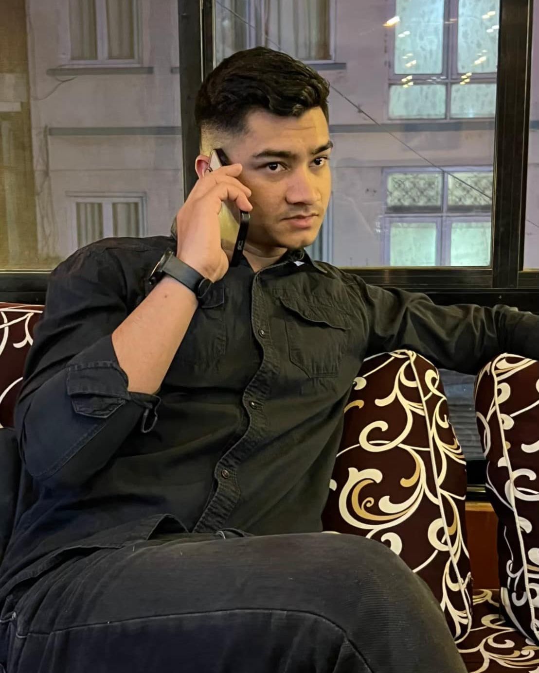Totally unaware someone snapped this while I was on a call😜😝😛
CandidMoments##