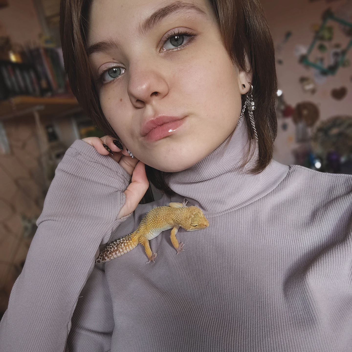 leka_sov в LOOKY. #ящерица,#эублефар,#мойпитомец,#рептилии,#геккон,#lizard,#mypets,#animals. Жёлтая вредина😾❤️
....