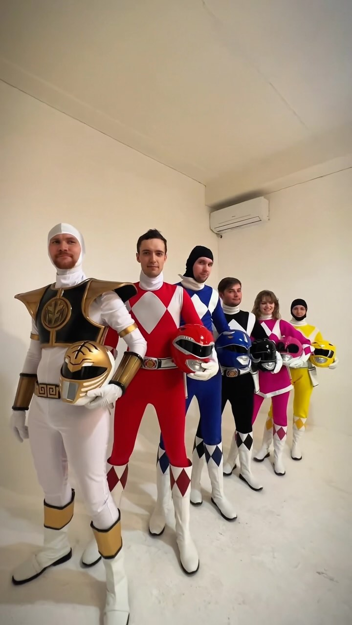 dalek_tyler в LOOKY. #mmpr,#powerrangersday,#mightymorphinpowerrangers,#itsmorphintime,#gogopowerrangers,#redranger,#powerrangers,#cosplay,#powerrangerscosplay,#yellowranger,#blueranger,#pinkranger,#blackranger,#whiteranger. Happy Power Rangers ...
