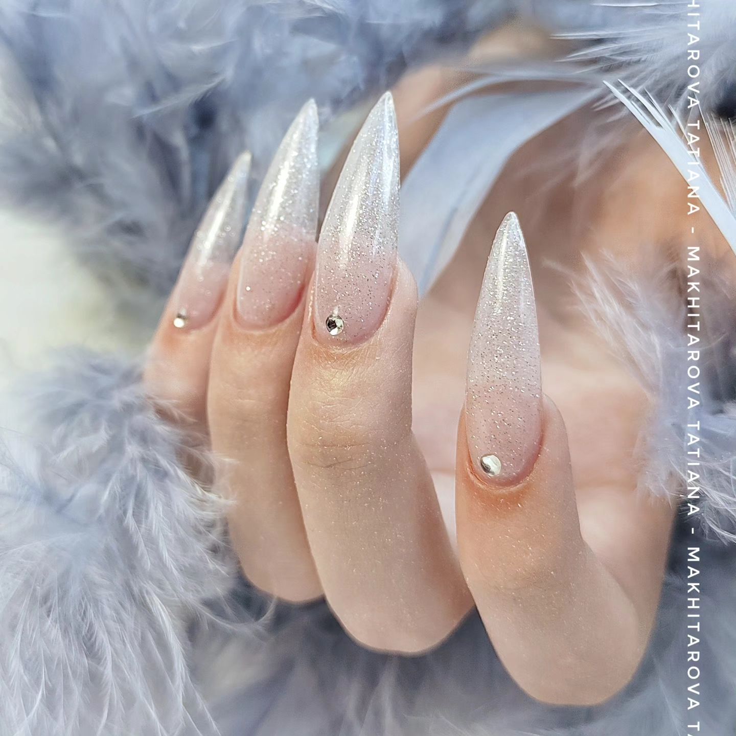 machitarova_nails в LOOKY. . У молодёжи тренд - п...