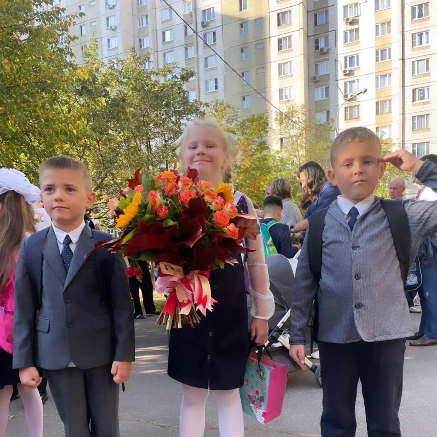 d__arya в LOOKY. . Снова в школу, словн...