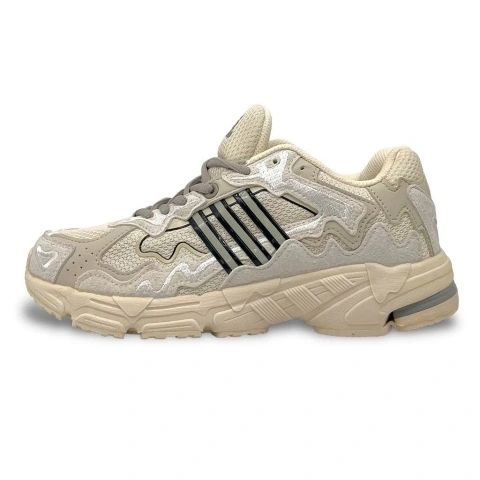 beluga_kross в LOOKY. #BelugaKross. 👕. Adidas Bad Bunny...