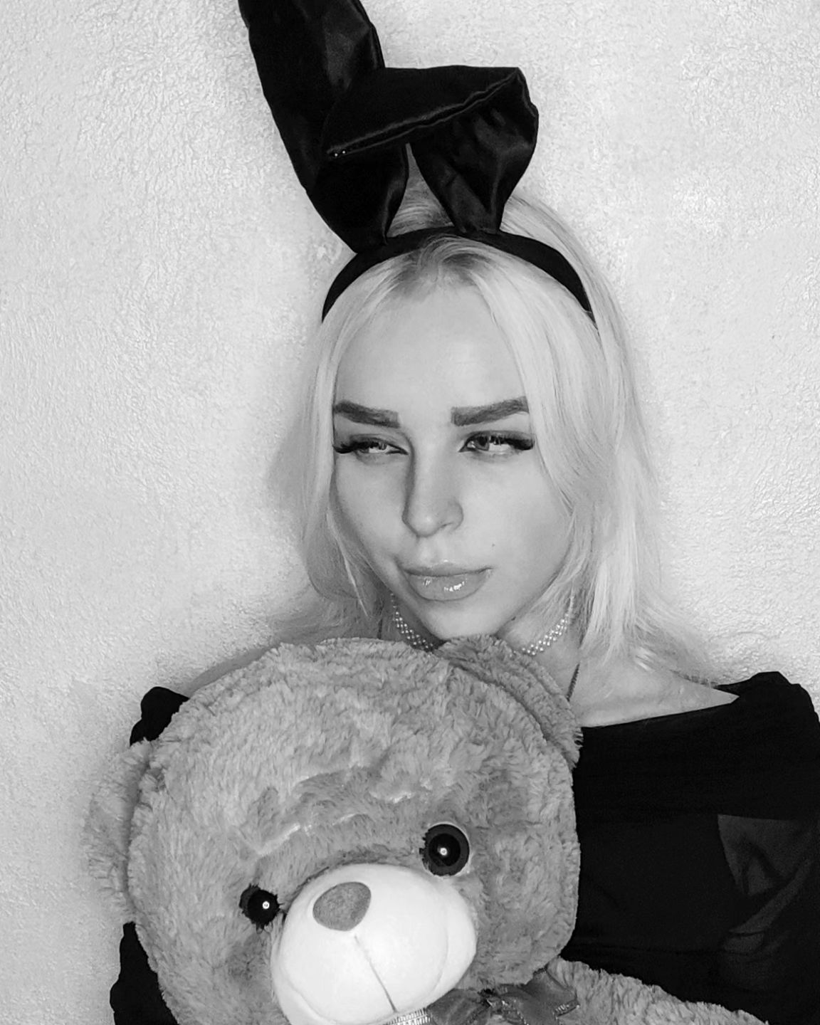 vidana.mertz в LOOKY. #love,#theweeknd,#blondgirl,#girl. 🐇🖤🧸
.
.
.
.
#love...