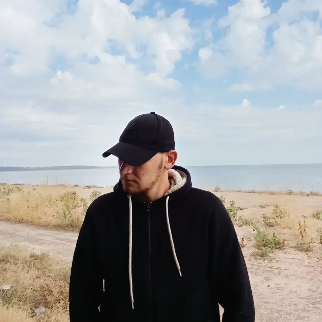 maaaaks_24 в LOOKY. . Бензин. Молодая кани...