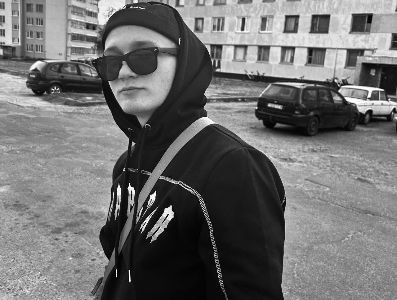 official_den4ik_ в LOOKY. . 👾👾👾