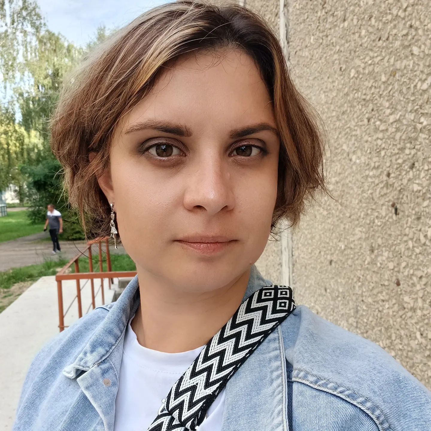 В жизни все временно. Так что, если все идет хорошо, наслаждайся — вечно это не продлится. А если все идет плохо — не переживай, это тоже не продлится вечно...
Так хочется найти крылья...