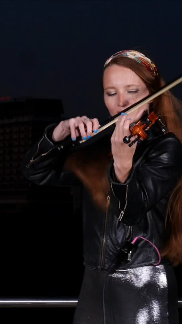 michailweiss в LOOKY. #electronicmusic,#violin,#microfreak,#liveset,#melodichouse,#dj,#dj_weissenburg,#ratishow. Подоспел долгожданны...