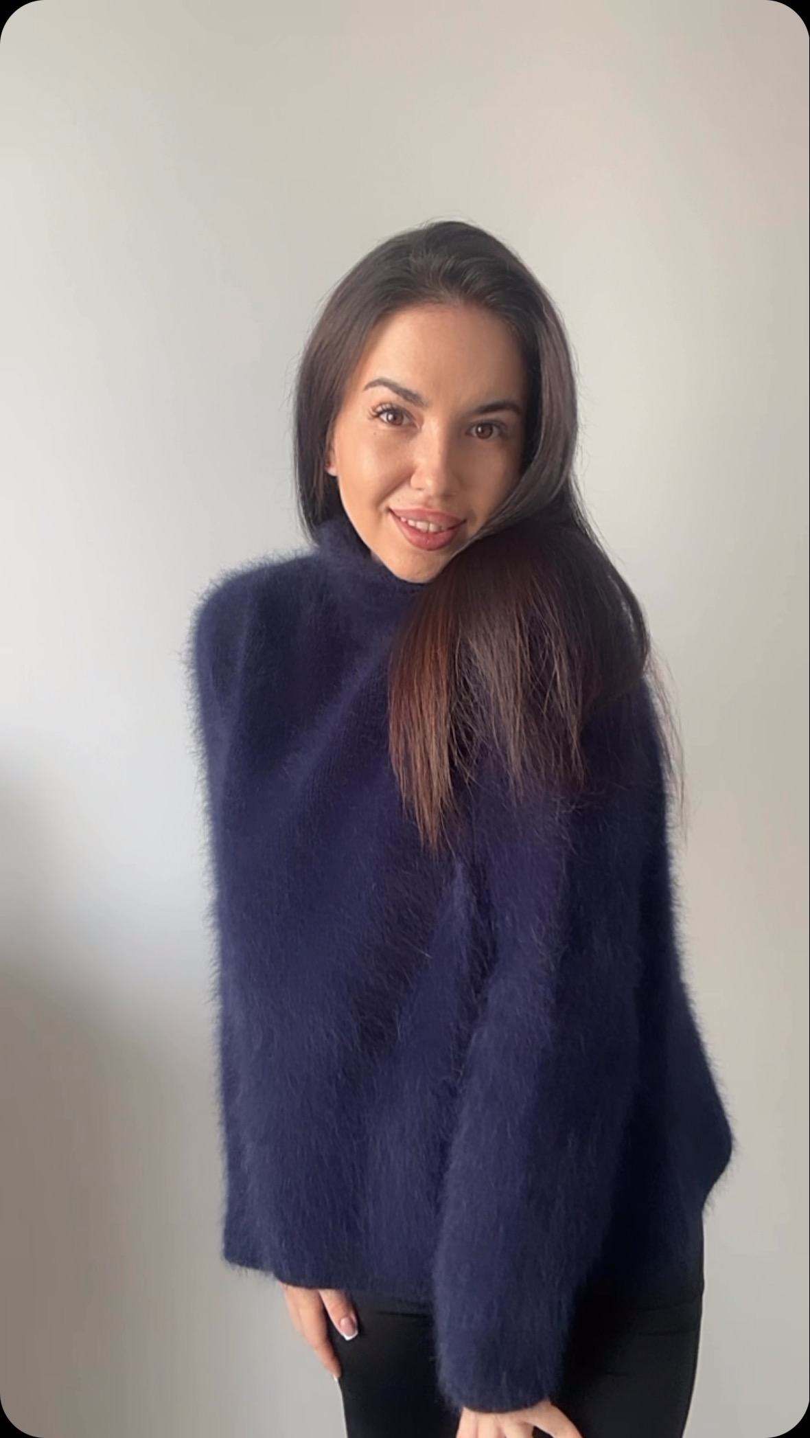 nagini_knit в LOOKY. #свитер,#мягкийсвитер,#вналичии,#одежда,#вязаннаяодежда,#вязанныешапки,#вязанныеаксессуары,#кардиган,#паутинки,#вязаннаяпаутинка,#пушистыйвязанныйкомплект,#мохер,#ангора,#перчатки,#рукавицы,#варежки,#ушанка,#шарф,#вязанныйкардиган,#кардигансширокимирукавами,#вязаннаяводолазка,#изделиеизангоры,#изделие,#вязание,#явяжу,#красняорск,#москва,#владивосток,#вяжуназаказ. Я от нее кайфую❤️❤️❤...