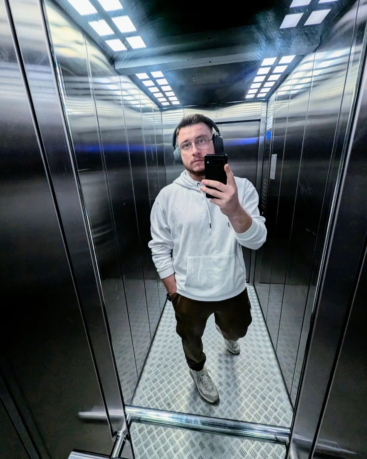 Fall seven times and rise eight times

П. С. Как ты сказала, выложил фотокарточку в профиль 😏