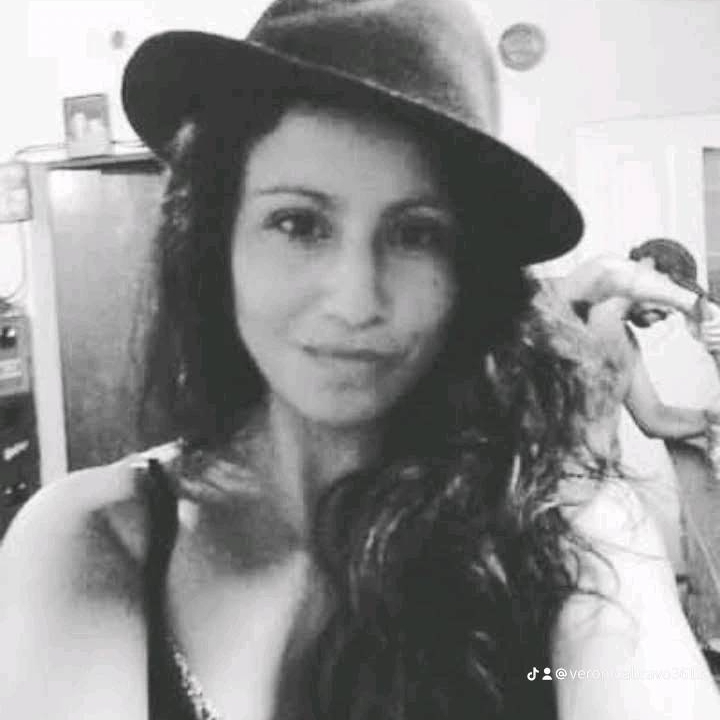 2329.veronica in LOOKY. . null