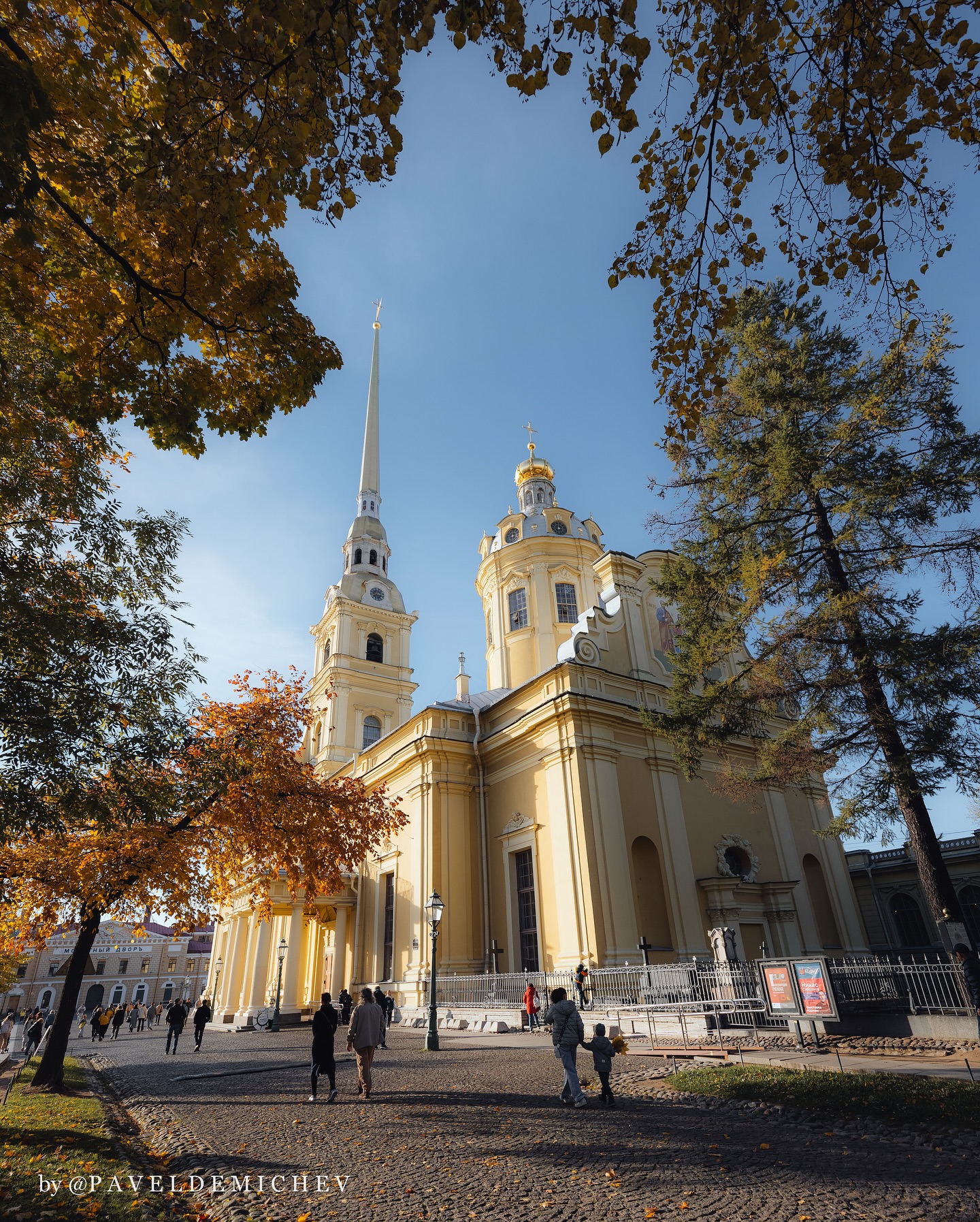 paveldemichev в LOOKY. #Питер,#СанктПетербург,#visitpetersburg,#kudagospb,#кудагоспб,#этопитердетка,#SaintPetersburg,#saintp,#петропавловскаякрепость,#mskpit,#мойпитер,#питермоимиглазами,#осень,#питерсейчас,#russia,#архитектура,#севернаястолица,#natgeoru,#architecture,#architecturelovers,#citybestpics,#фотодляроссии,#впитережить,#instarussia,#topeuropephoto,#spbgram,#pitergram,#piteronline. Прогуливаясь по Петр...