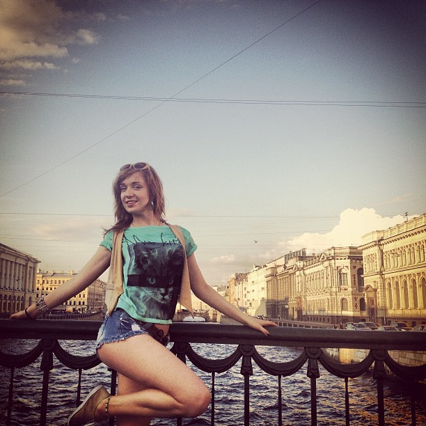 liss_alesya в LOOKY — 😊 #girl #river #legs #evening #Petersburg #bridge #beautifu