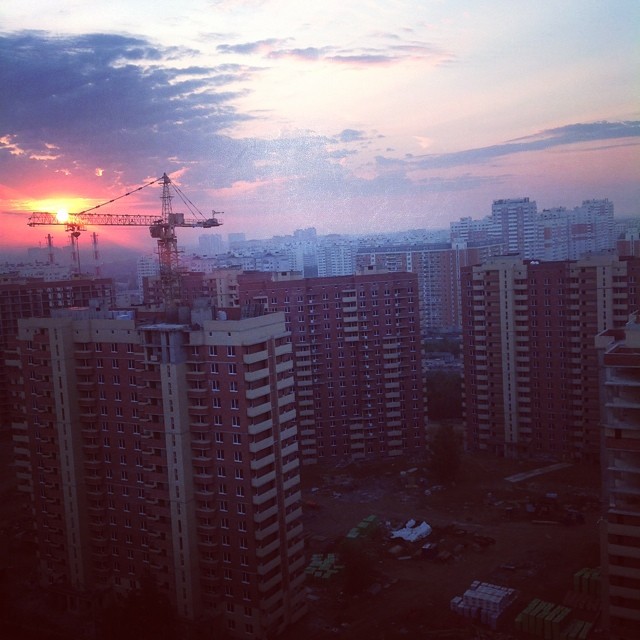 art_ulian_dokhunaev в LOOKY — Город спит #москва Уже 5:30 скоро мне пора на работу