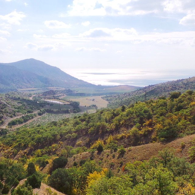 me_constantine в LOOKY — Somewhere in the Crimean mountains, Russia
#russia #crimea #