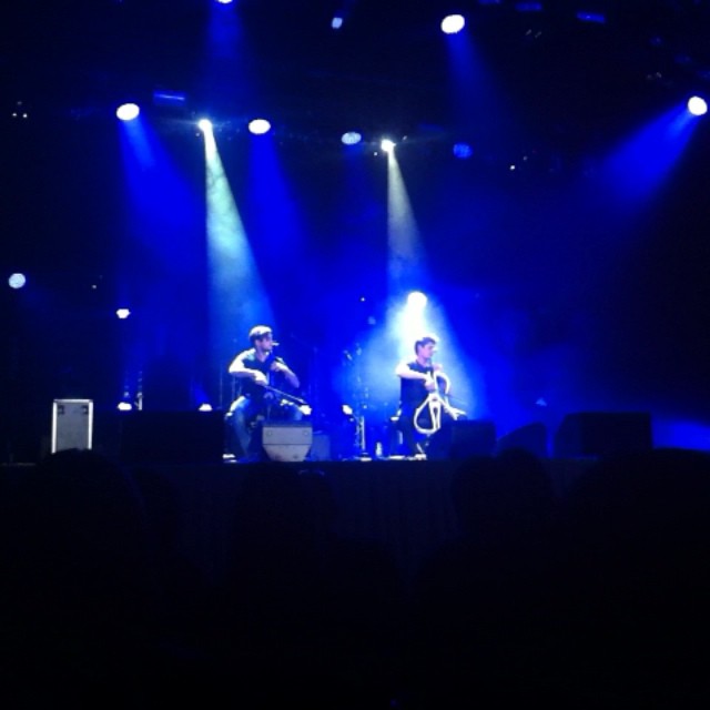 therealbatcat в LOOKY. #2cellos. #2cellos оказывается...