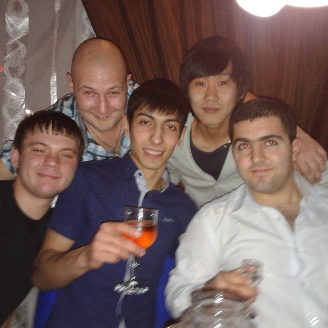 e.khon в LOOKY — #кореецНаФонеДругойНации