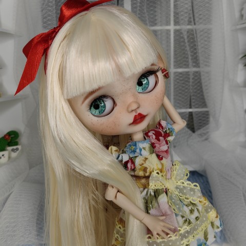 nadine.fleur.doll в LOOKY. #блайз,#куколка,#кастомблайз,#блайзМосква,#блайзкастом,#подарокдочке,#подарокдевочке,#подарок,#чтоподарить,#подарокнановыйгод,#blythe,#blytheclothes,#dollphotography,#customdoll,#blythemania,#customblythe. Малышка в поисках 🏡...