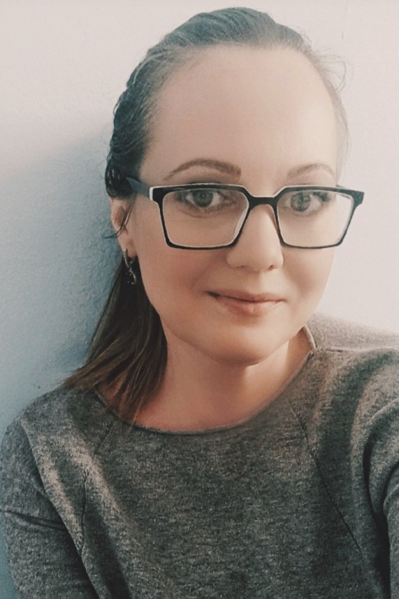 Люди часто проявляют любопытство к успехам окружающих, особенно если заметны значительные перемены. 
Когда мы видим кого-то, кто смог изменить свою жизнь — похудеть, добиться карьерных успехов или достичь финансовой независимости, это вызывает интерес и желание узнать больше. 
Почему? Потому что такие истории вдохновляют и мотивируют других тоже двигаться вперед.