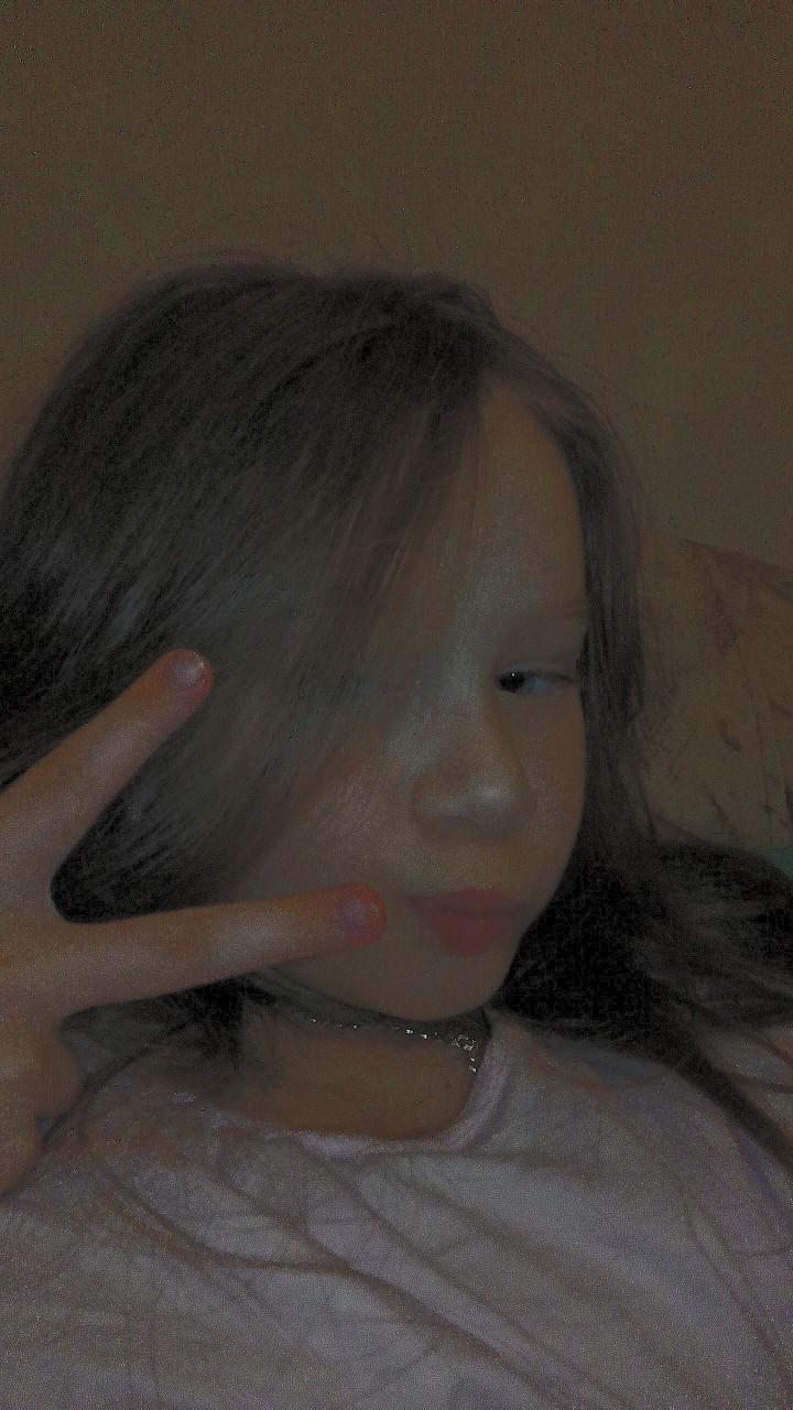 04   MIlana  03 in LOOKY. . 