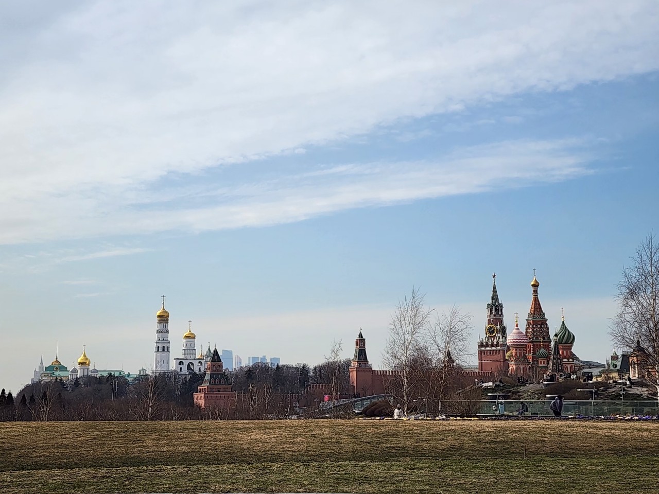 Из парка "Зарядье"...😍

#весна#март2026#зарядье#парк#красиво#фотоманитнас#москва#мобильноефото#город#вид
#looky #looky_блогер #looky_контент #looky_you #looky_топ #looky_official