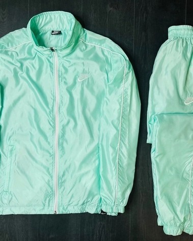 EQS SHOP в LOOKY. . Цена 4499

Спортивны...