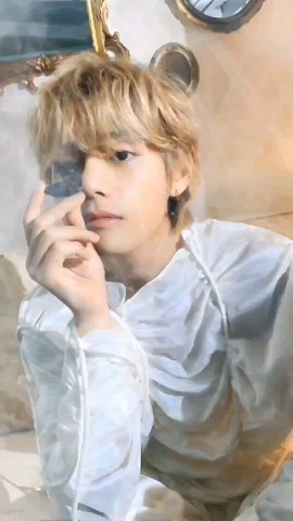 verа_qwsf в LOOKY. #V,#BTS. Ким Тэхён (V) вокали...
