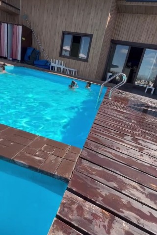 Виктория в LOOKY. . Отель с бассейном 🍹...